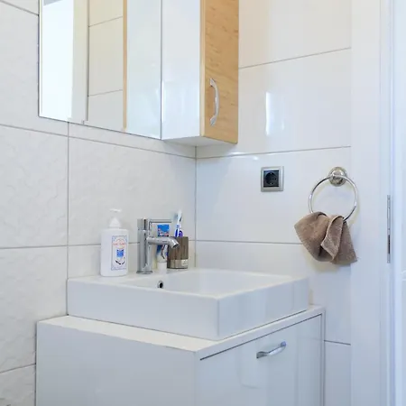 Stylish & Cosy With Private Pool Çeşme