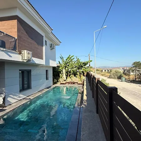 فيلة Stylish & Cosy With Private Pool